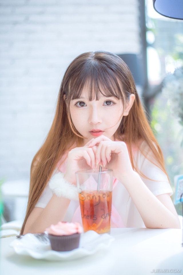 情愿让日子过得忙迫，也不要让日子过得无聊。——罗兰
